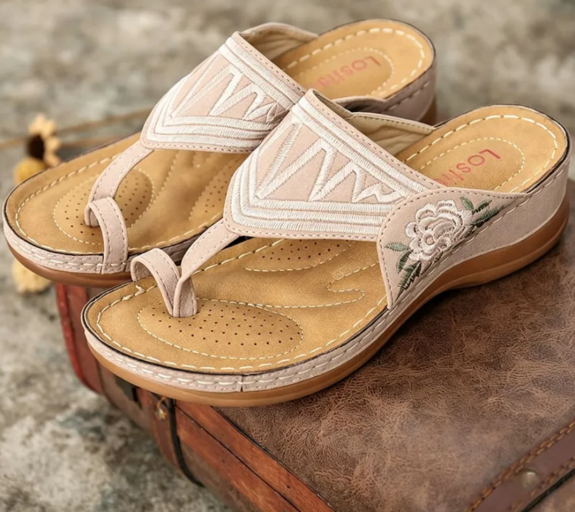 🌸Retro-style embroidered summer sandals | Ergonomic arch support — Walk all day without fatigue | Non-slip and breathable
